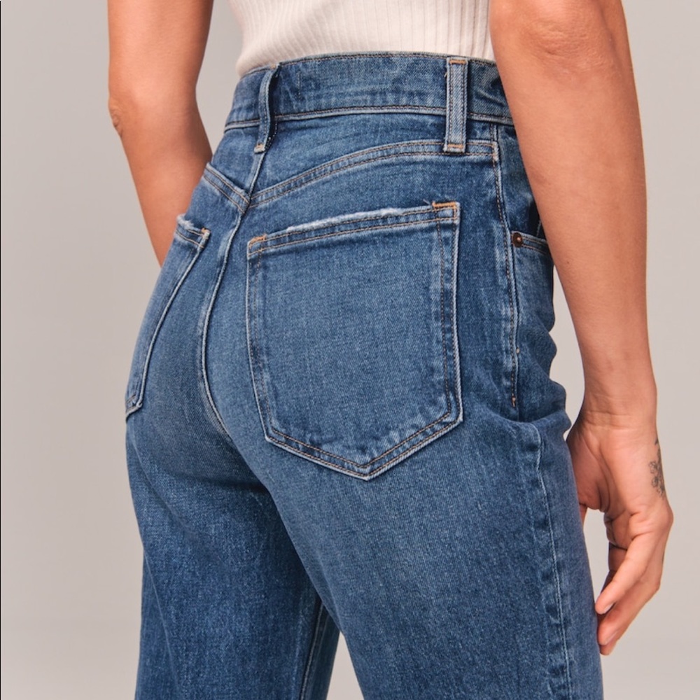 NWT❗️A&F Ultra High Rise Vintage Flare Jeans - Picture 8 of 11